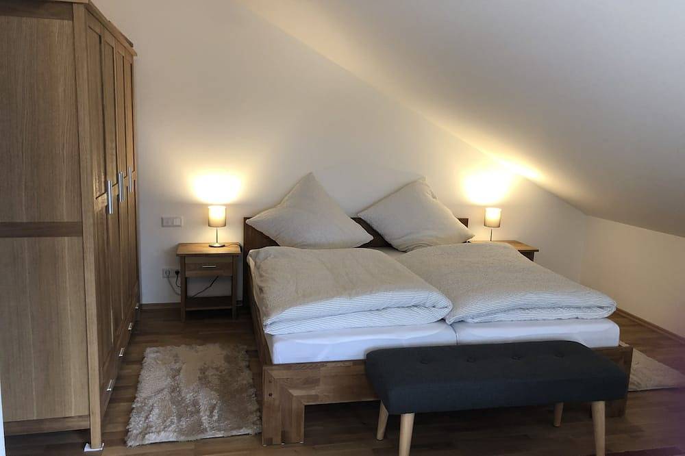 Ganze Wohnung, Gemütliche Ferienwohnung im schönen Mangfalltal unterhalb des Irschenbergs in Bruckmühl, Landkreis Rosenheim