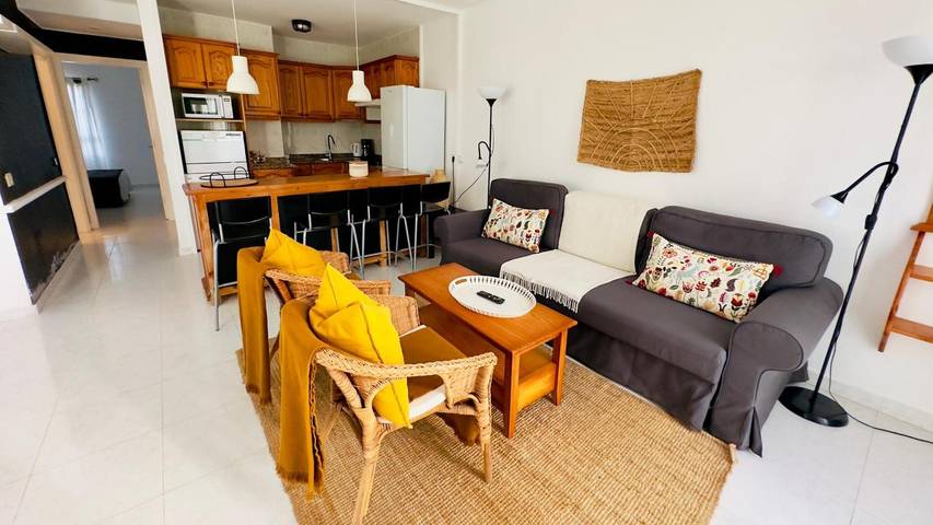 Apartamento entero, Apartamento vacacional 'Jardín De Marcastell' con vistas a la montaña y Wi-Fi in Playa Blanca, Yaiza