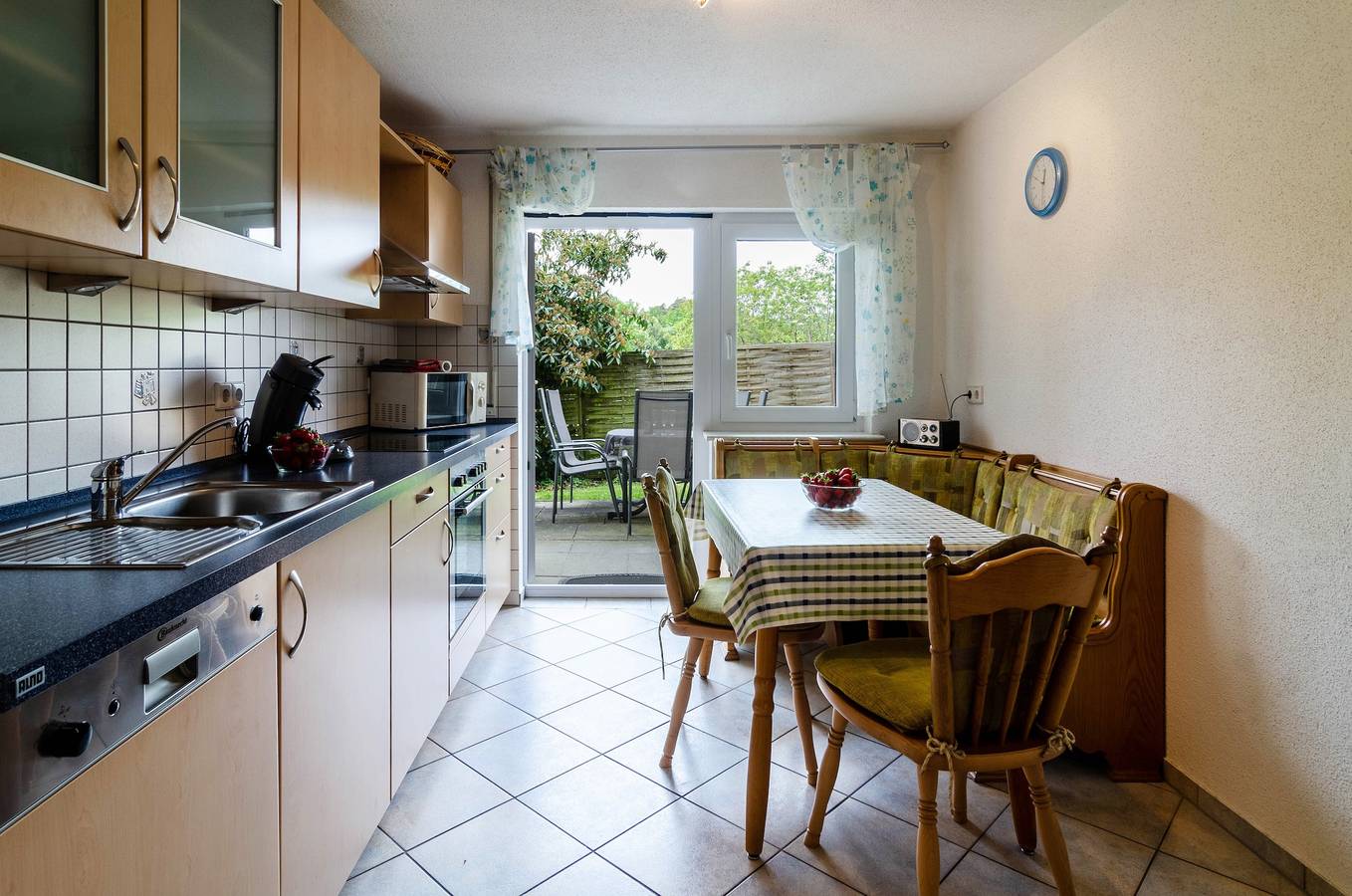 Ganze Wohnung, Ferienwohnung Seeblick auf Obsthof Gobs, mit Terrassen und Wlan; Parkplatz vorhanden in Sipplingen, Region Bodensee-Oberschwaben