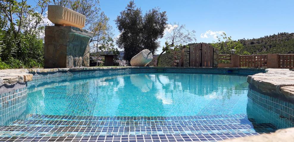 Casa rural para 16 personas, con balcón y jardín en Castril - 2