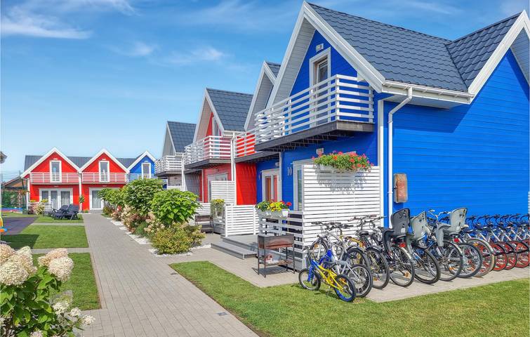 Ferienhaus für 6 Personen, mit Pool in Sarbinowo