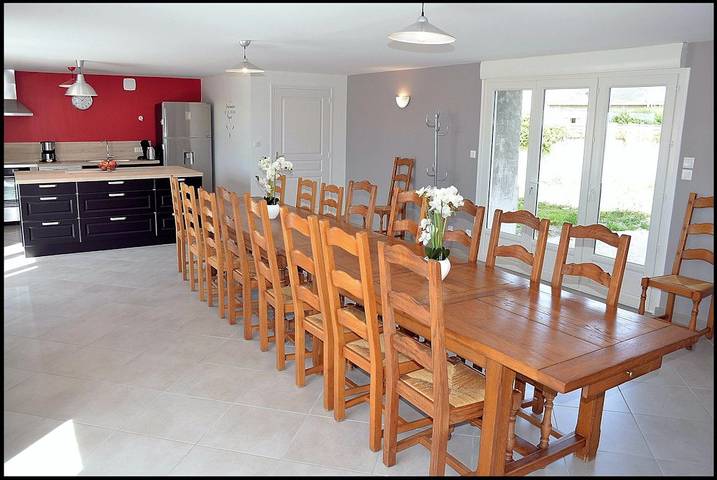 Gîte pour 18 personnes, avec terrasse et jardin, animaux acceptés dans Plages du débarquement - 3