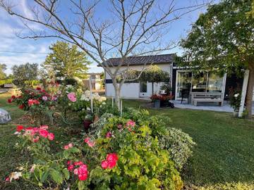 Gîte pour 6 personnes, avec jardin ainsi que piscine et terrasse dans Sainte-Croix-du-Mont