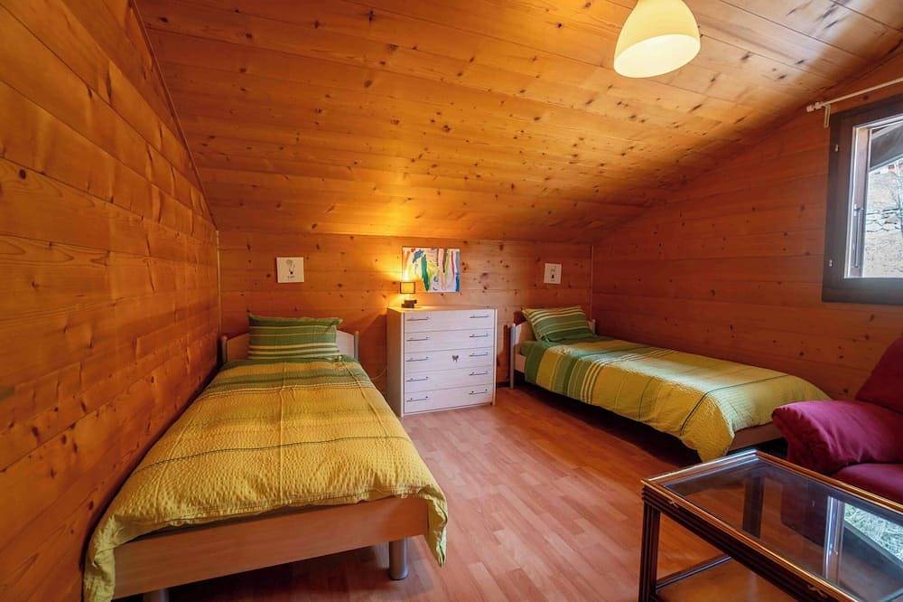 Das Chalet befindet sich ca. 150 m von der Talstation der Barboleuse-Gondel entfernt, die Sie direkt in Gryon, Alpes Vaudoises