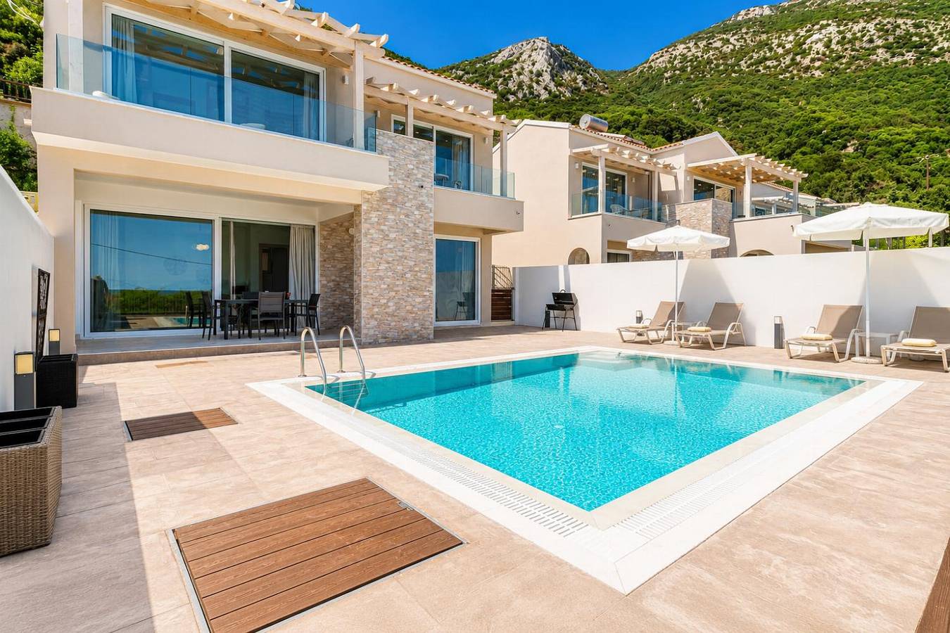 Villa pour 4 personnes avec terrasse in Mparmpati, Corfou