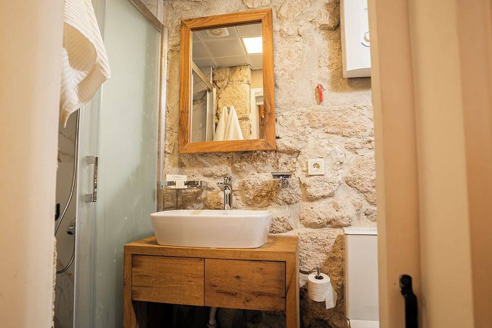 Terrific 9-bedroom hotel with Ac in vibrant İzmir Location point in the alacati in Alacati, Türkische Ägäis