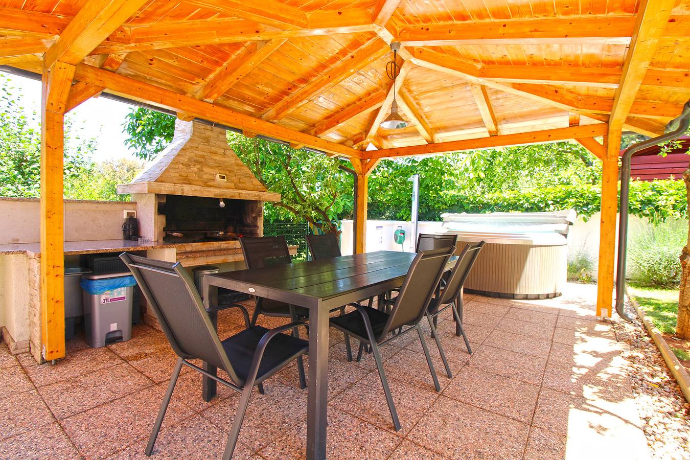 Ferienhaus für 6 Personen mit Terrasse in Banjole, Südküste Istrien