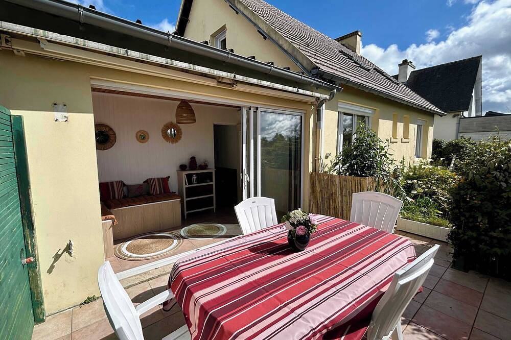 Lovely family house near the sea for 8 in Plestin-les-Grèves, Ceinture Dorée
