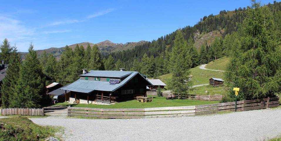 Gîte pour 12 personnes, avec Jardin et Vue dans Bucheben