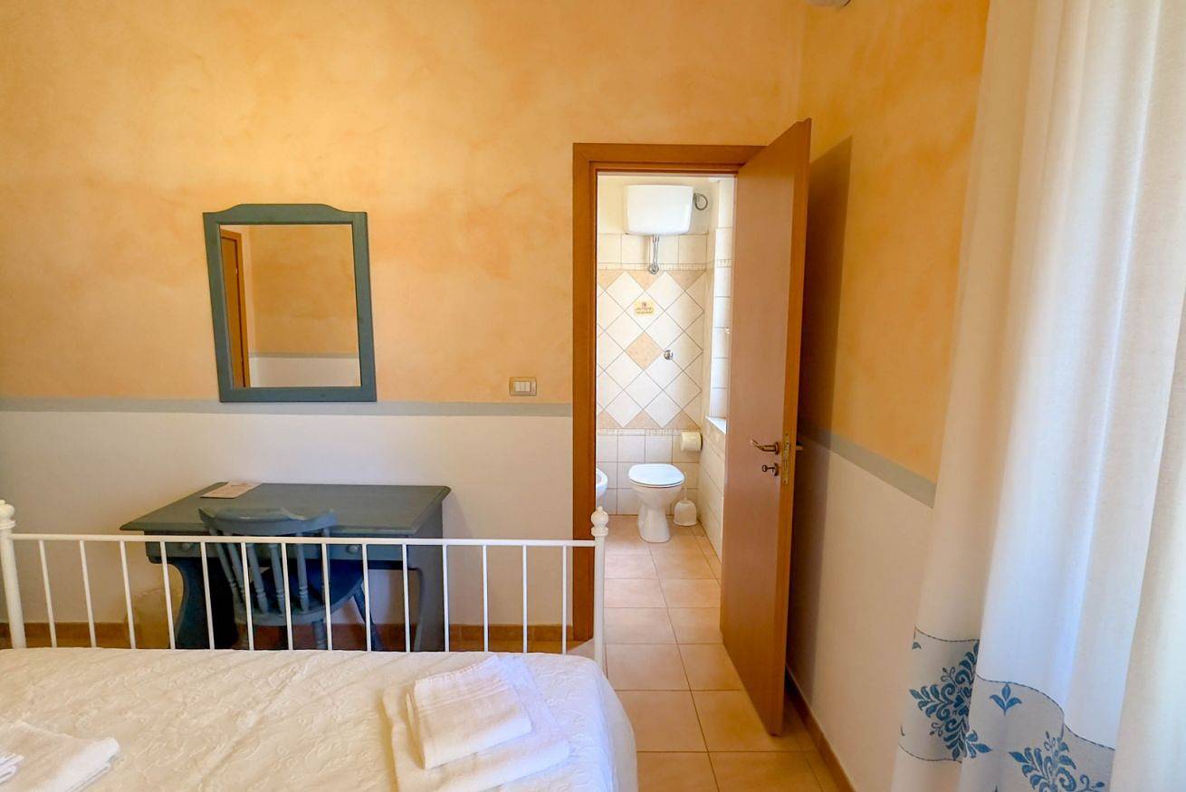 Entire apartment, Su Recreu 'E Mare 103- Double Room in Bosa Marina, Planargia