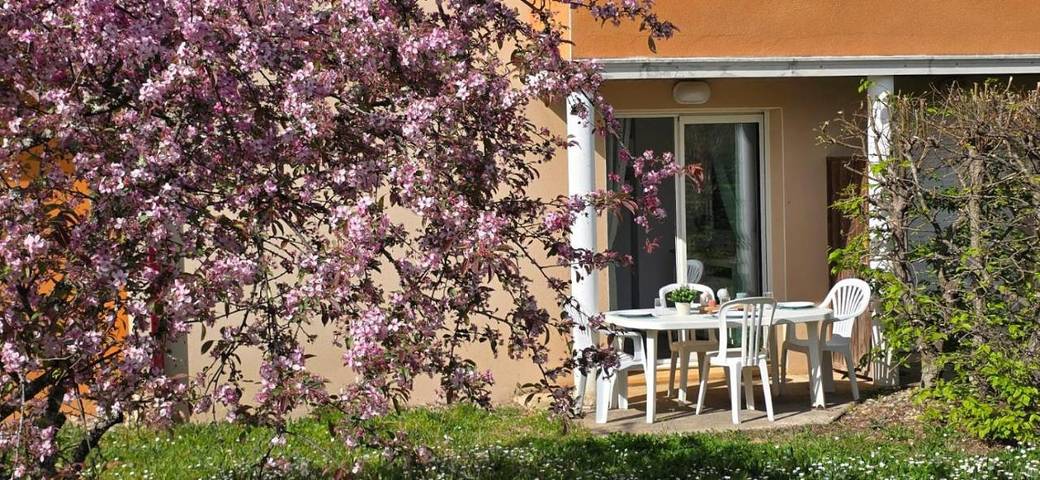 Gîte pour 6 personnes, avec vue ainsi que piscine et jardin à Prayssac - 4
