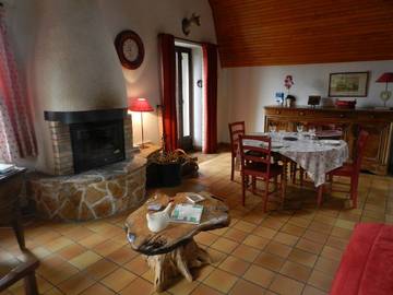 Gîte pour 4 personnes, avec balcon et jardin à Saint-Sauves-d'Auvergne