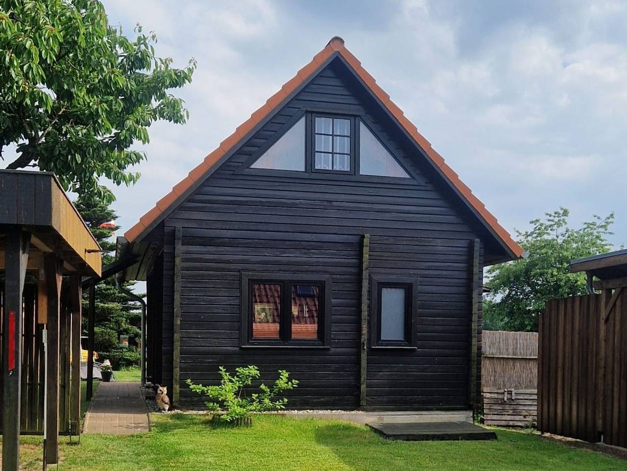 Ganze Ferienwohnung, Holz-Ferienhaus Mechelsdorf nahe Ostseebad Kühlungsborn - 3-Raum-Holzhaus mit Gartenterrasse (70m², max 4 Personen) in Mechelsdorf, Bastorf