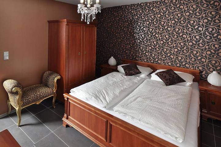 Bed and Breakfast für 2 Personen, mit Garten und Sauna sowie Pool und Whirlpool - 1