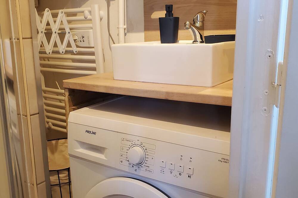 Entire apartment, Studio Tout Équipé à Environ 600 m de la Plage. Situé au 1er Étage in Criel-sur-Mer, Dieppe region