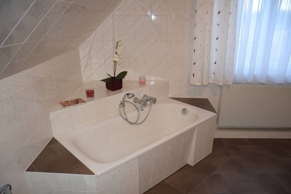 Ganze Wohnung, Ferienwohnung am Rand von Dresden und vom Tharandter Wald in Tharandt, Osterzgebirge