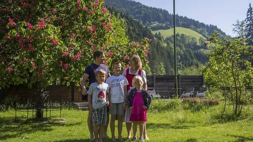 Ferienwohnung für 7 Personen, mit Balkon und Garten sowie Sauna in Unken - 2