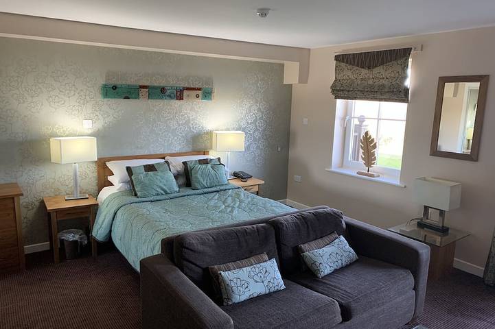 Ferienpark für 2 Personen, mit Balkon und Whirlpool sowie Garten und Sauna in Eden