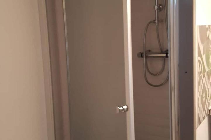 Gîte pour 2 personnes, avec piscine ainsi que jardin et terrasse à Tavel - 4