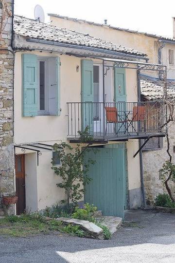 Gîte pour 4 personnes, avec balcon à Revest-des-Brousses