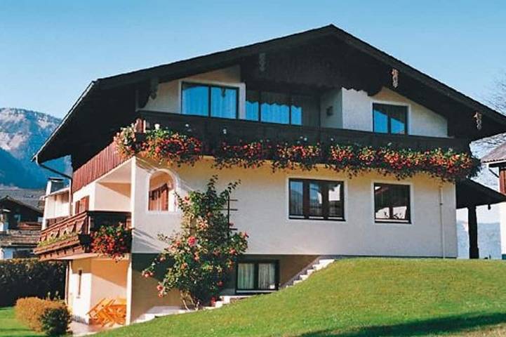 Ferienwohnung für 4 Personen, mit Balkon und Garten in Strobl
