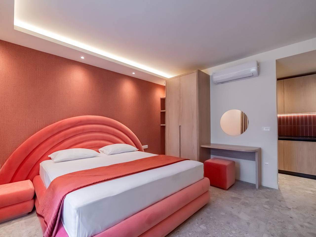 Geheel appartement, Vila Gina  - lux apartments with pool in Šušanj, Montenegro Coast