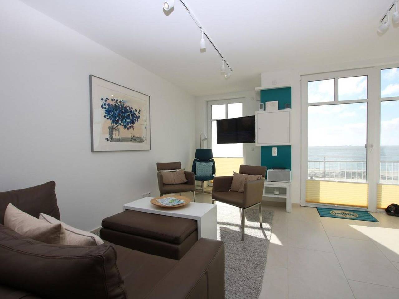 Ganze Ferienwohnung, Stockmannsweg 14, Whg.4  Haus am Meer - Ferienwohnung mit 3- Zimmern, ca. 80m² im 1. Og mit Blick auf Meer und Strand. in Wyk auf Föhr (Stadt), Wyk auf Föhr