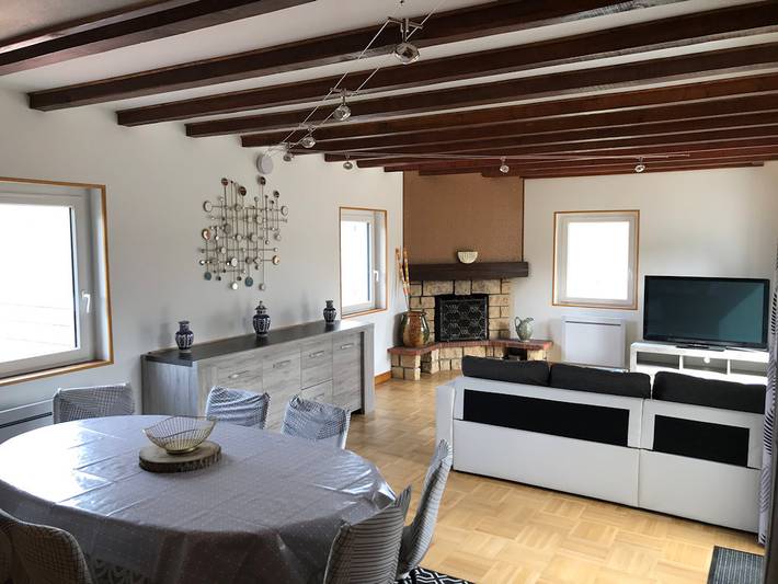 Gîte pour 8 personnes, avec terrasse et jardin