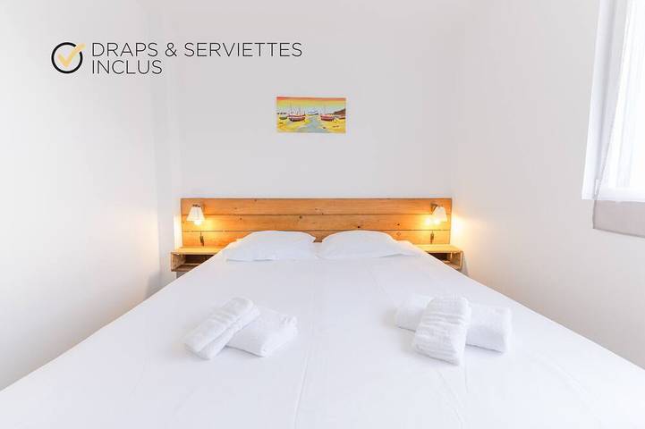 Gîte pour 4 personnes, avec terrasse dans Plage de Tréompan - 2