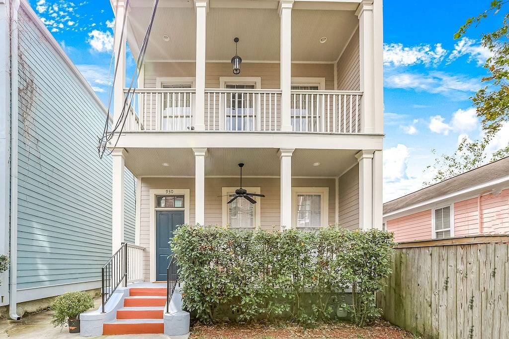 Stunning Greek Revival in Lower Garden District. Steps from Magazine St! in New Orleans, Orleans Parish