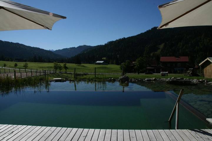 Gästehaus für 8 Personen, mit Ausblick und Sauna sowie Garten und Pool - 1