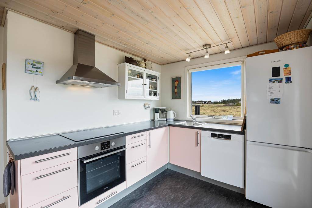 Helles und schön eingerichtetes Ferienhaus nah am Wasser in Søndervig, Holmsland Klit