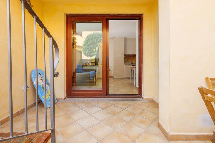 Maison de vacances "Résidence Orizzonti App N 3" avec terrasse privée et A/C in Quinta Spiaggia, Golfo Aranci