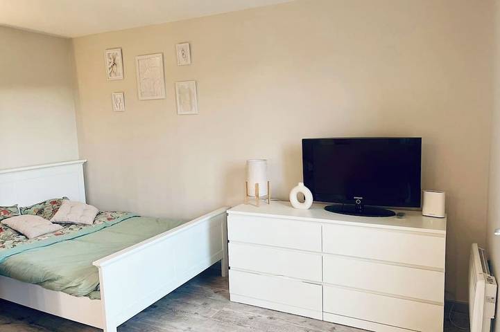 Ganze Wohnung, Charmant Studio Lumineux Avec vue Panoramique Proche du Centre Ville Historique in Villeneuve-lès-Avignon, Nimes und Umgebung