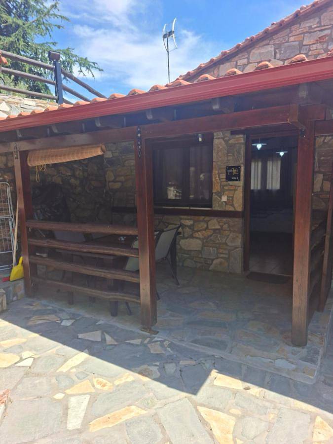 Gîte pour 5 personnes, avec Balcon et Terrasse ainsi que Jardin et Vue dans Ormos Panagias