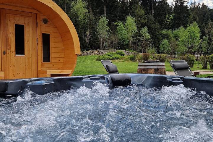 Chalet pour 8 personnes, avec sauna ainsi que jardin et jacuzzi à Gérardmer