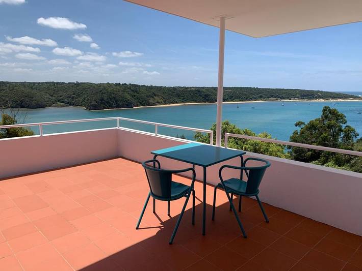 Apartamento para 2 personas, con Balcón y Terraza además de Jardín y Vistas al lago en Vila Nova de Milfontes