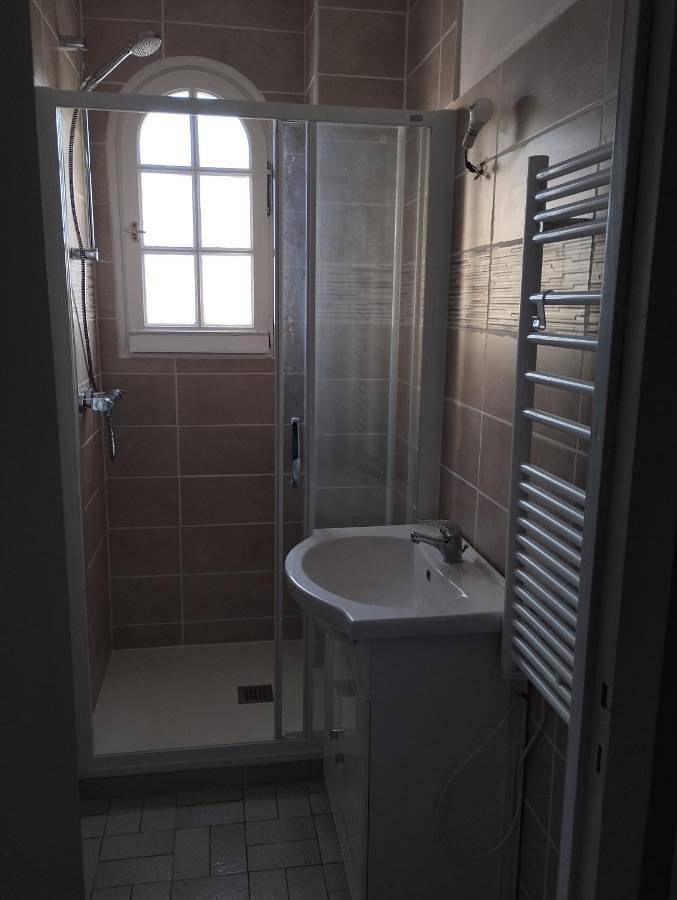 Double Room with Private Bathroom in Le Bouscat, Région de Bordeaux
