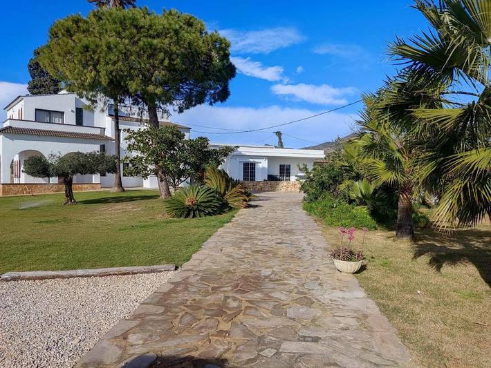 Chalet para 18 personas, con Balcón y Jacuzzi además de Terraza y Jardín en Matarraña - 3
