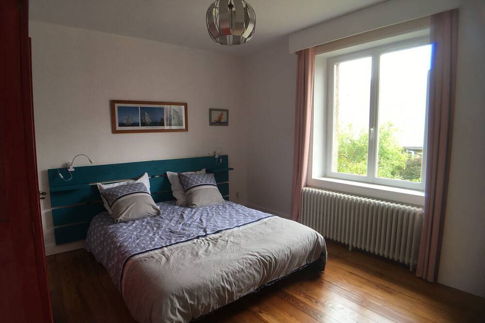 The 36 is rated 2 *. 500 meters from the sea. in Réville, Cherbourg und Umgebung