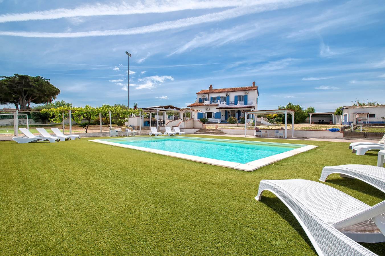 Villa Sara" con piscina privata, Wi-Fi e aria condizionata in Sorso, Provincia di Sassari