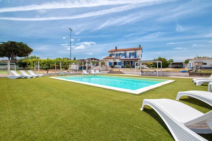 Location de vacances pour 10 personnes, avec jardin, animaux acceptés à Sorso