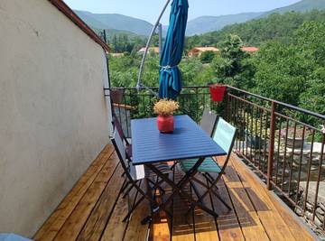 Gîte pour 4 personnes, avec terrasse à Campôme