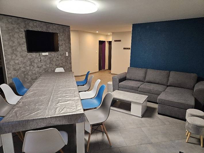 Gîte pour 11 personnes, avec terrasse