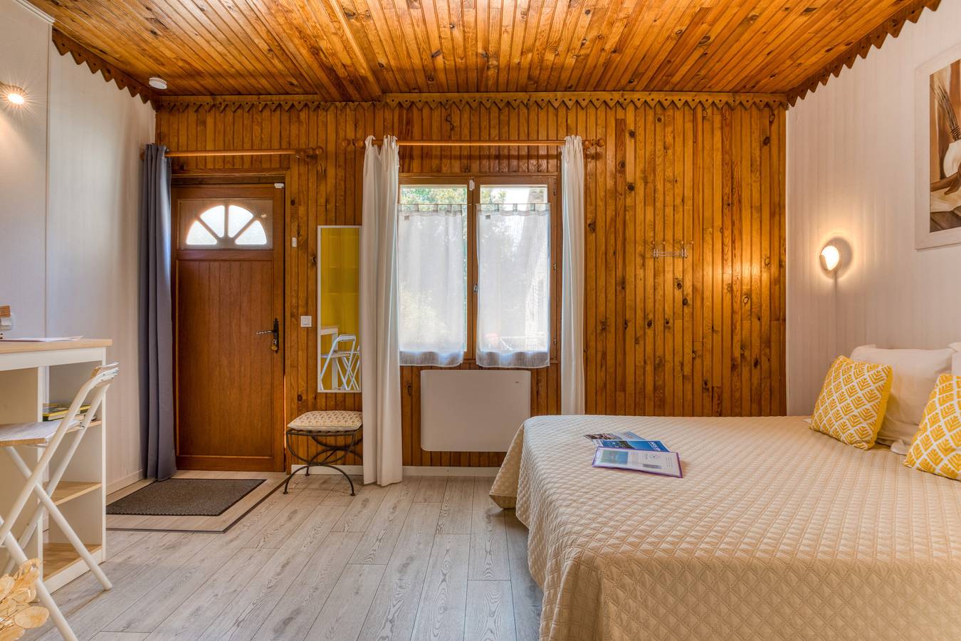 Chambre d'hôtes 'Saints-Peyres' avec terrasse partagée, Wi-Fi  in La Salvetat-sur-Agout, Région de Béziers