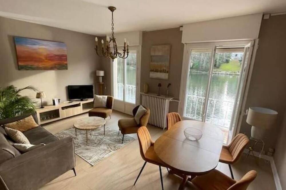 Riverside villa in Olivet, Sologne