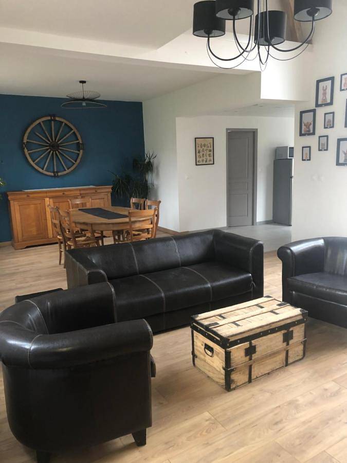 Gîte pour 6 personnes, avec jardin à Hornoy-le-Bourg