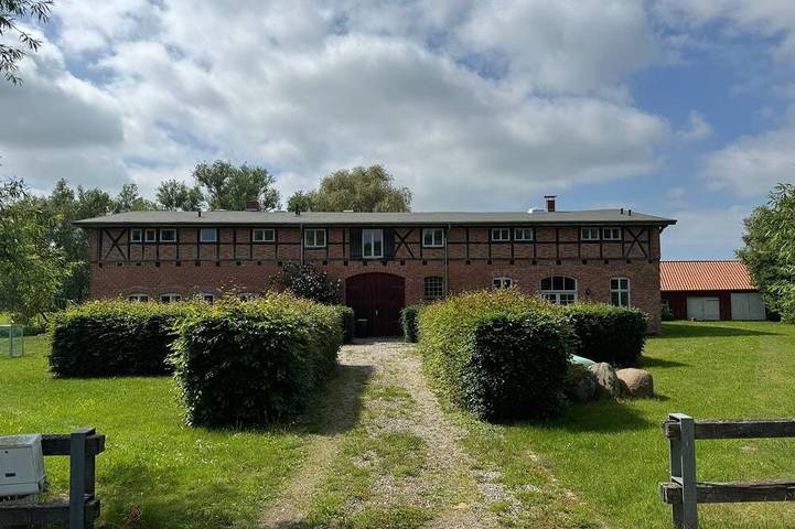 Ferienhaus für 18 Personen, mit Garten und Terrasse sowie Sauna in Roggenstorf