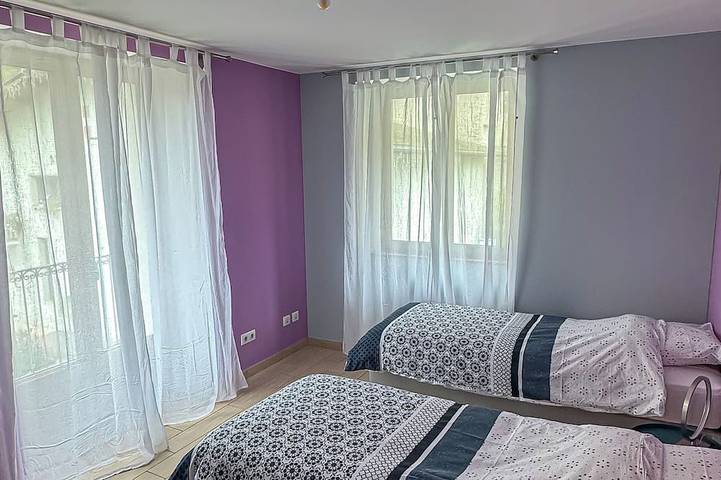 Gîte pour 8 personnes, avec balcon et jardin à Montricher-Albanne - 4