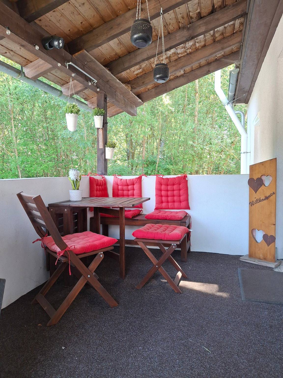 Entire apartment, Apartment 'Im Grünen 2' with Shared Terrace, Shared Garden and Wi-Fi in Northern Black Forest